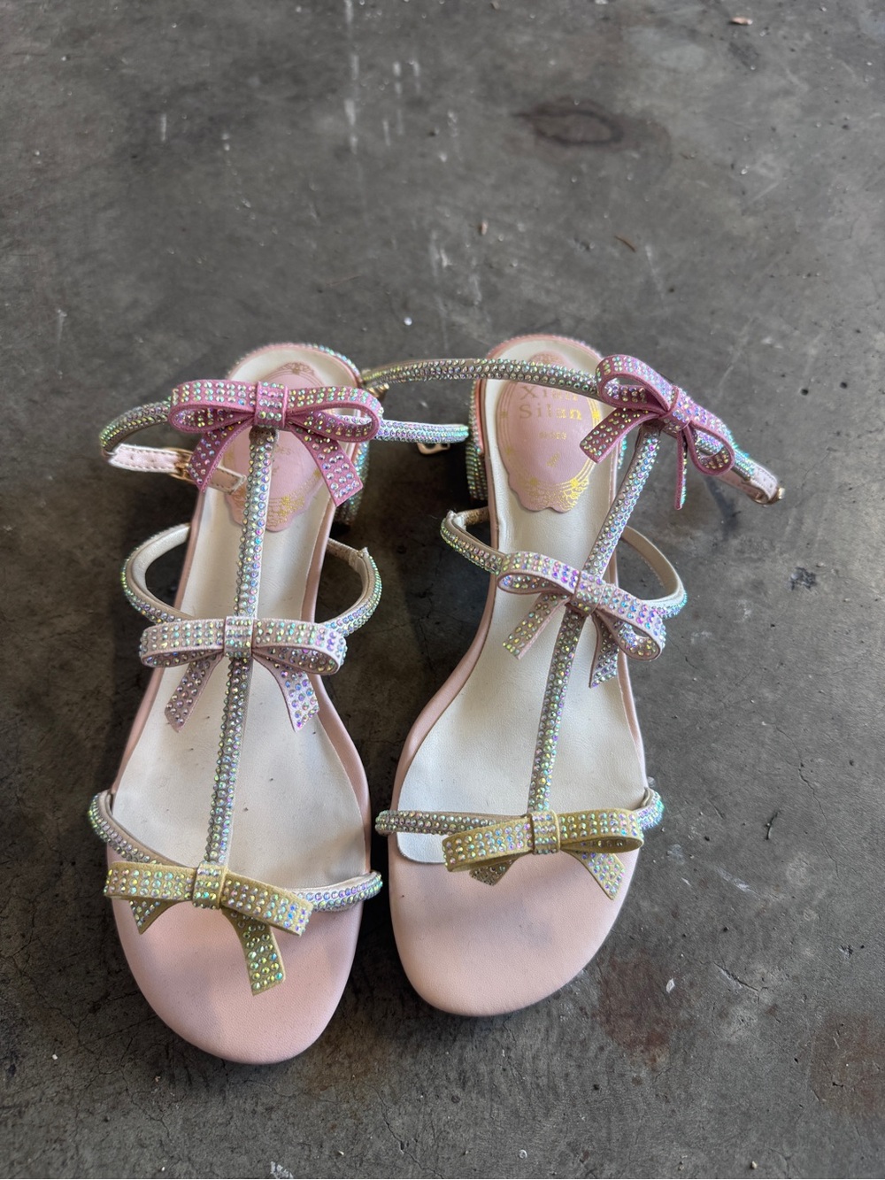 Women's Pink Bow T-Strap Sandals with Rhinestone Accents